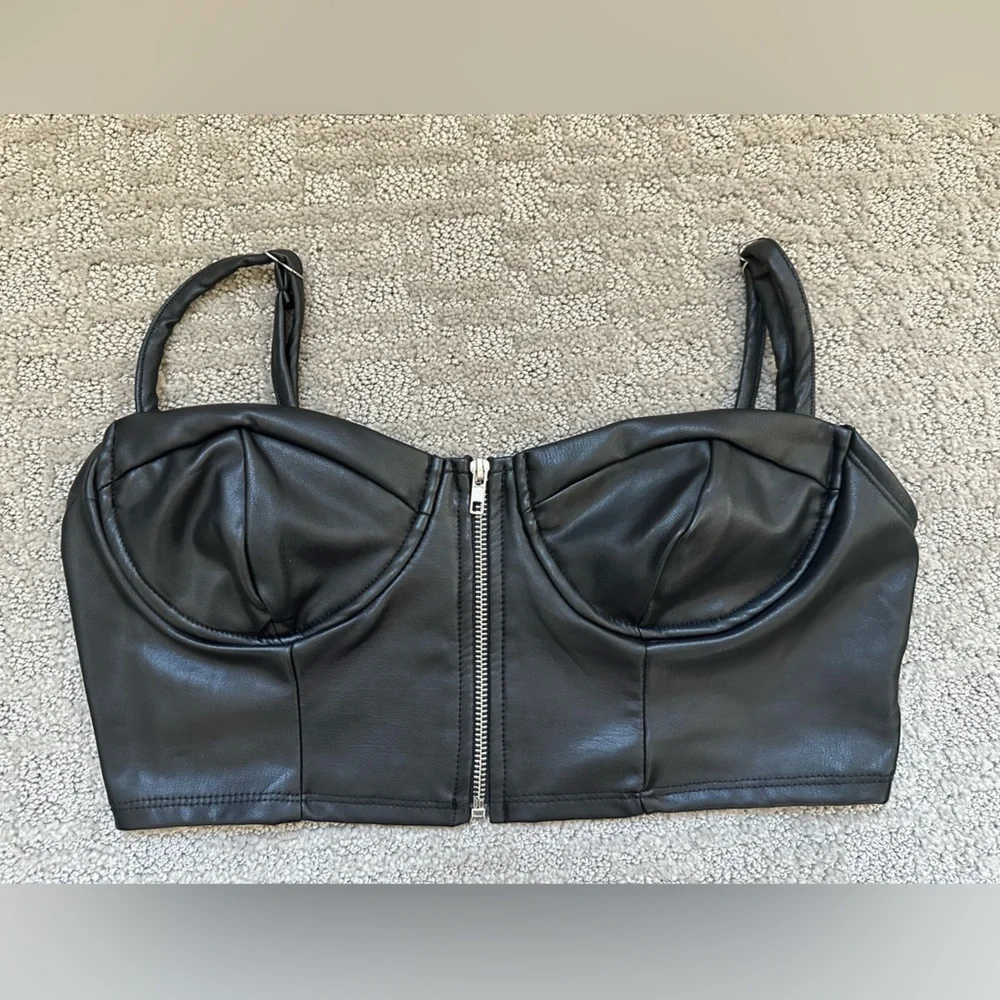 Haute Monde Black Faux Leather Bustier Crop Top Corset Zip Front Size M